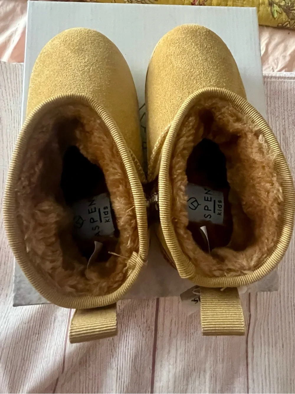 Aspen Kids Tan Suede Ankle Bootie Faux Fur Lined Pull On Size 13 New With Box